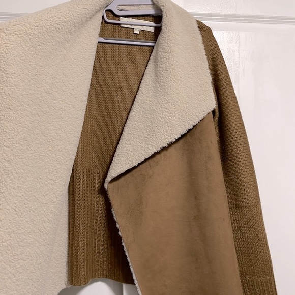 Debby Collection - faux fur, suede-look sweater cardigan - Women’s M - Picture 5 of 9